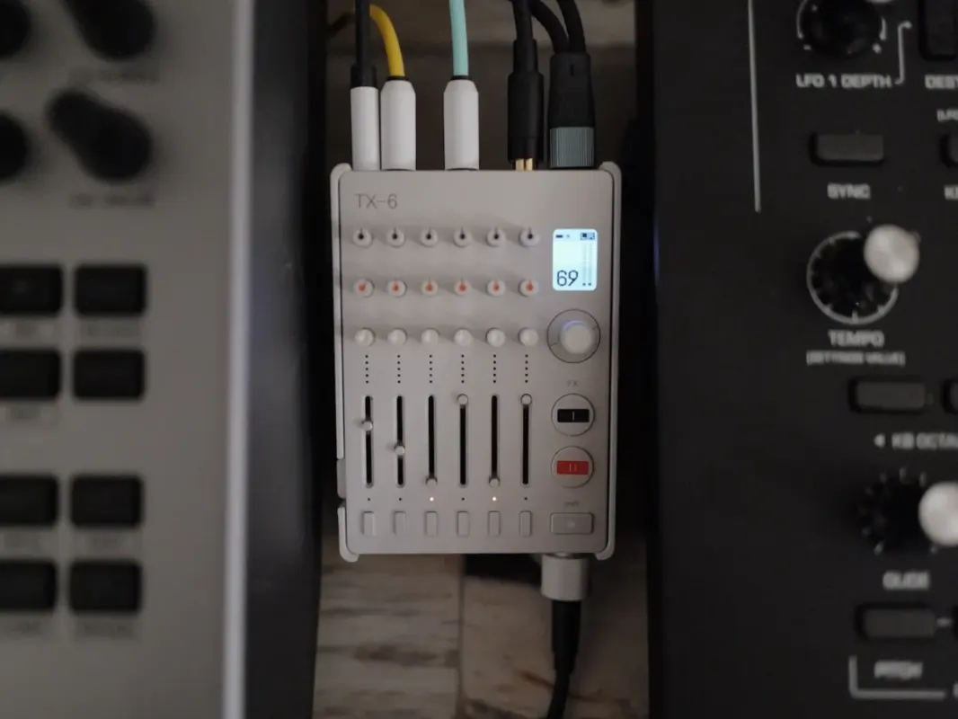 TX-6 Stand (3D print)